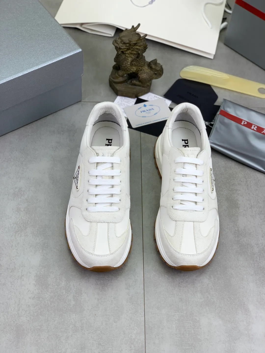 Men's men's shoes💰P580💰【New model】Top quality, new popular models on the official website, which will never go out of style for a century,🆘 The trendy brand (Prada) mainly promotes popular models, avant-garde and versatile fashionable men's shoes, private version molding, cowhide surface splicing 1:1 oil edge processing... fashionable and simple, original imported cowhide interior cowhide feet; the atmosphere and personality are more fashionable, eye-catching and pursuing class. It will subvert old ideas and be a must-have for fashionistas who want to spend time with you! Must keep it! High-end comfort, high-end quality workmanship. Size: 38-44 Various colors available. full package